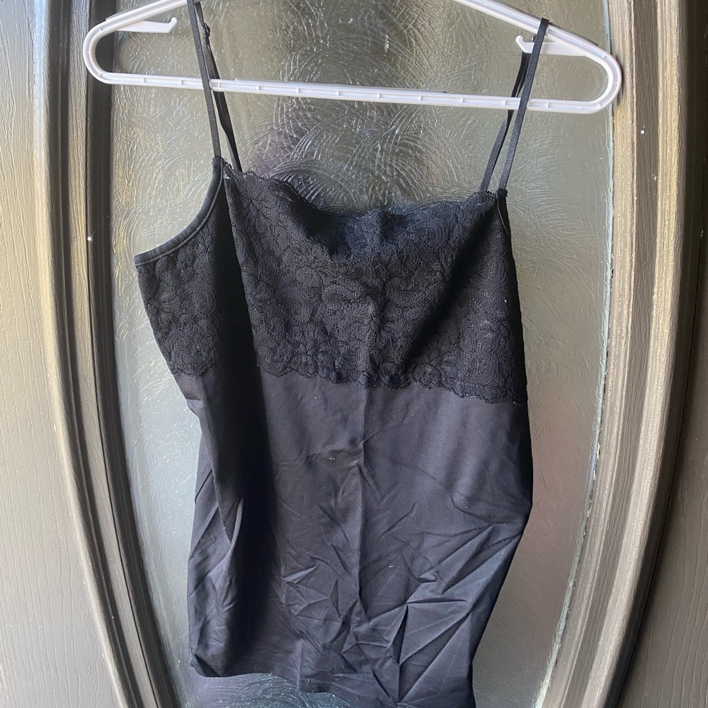 Boutique Essentials womens black lace tank top